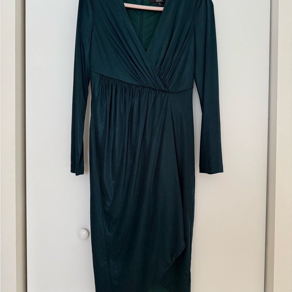 Badgley Mischka Deep Green Long Sleeve Dress. It looks very new. Wore for 1hr.